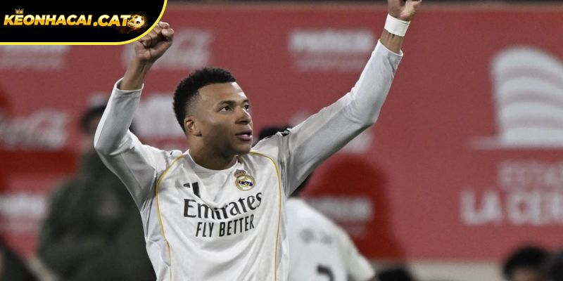Mbappe bùng nổ trong màu áo Real